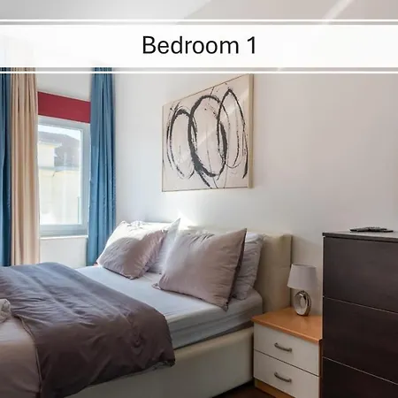 Petrus Superior - Spacious Three-room - Prestigious Location Near Diocletian's Palace And Bacvice - The Restaurants Within Walking Distance - Free Parking Provided Apartman *