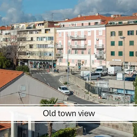 Petrus Superior - Spacious Three-room - Prestigious Location Near Diocletian's Palace And Bacvice - The Restaurants Within Walking Distance - Free Parking Provided Apartman *