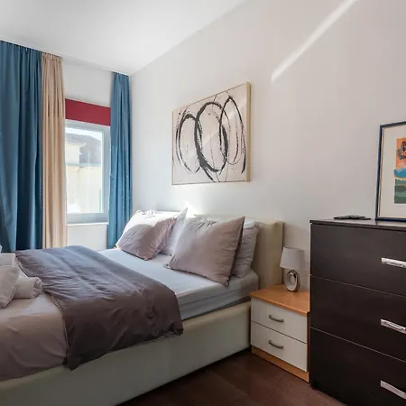 Petrus Superior - Spacious Three-room - Prestigious Location Near Diocletian's Palace And Bacvice - The Restaurants Within Walking Distance - Free Parking Provided Apartman *