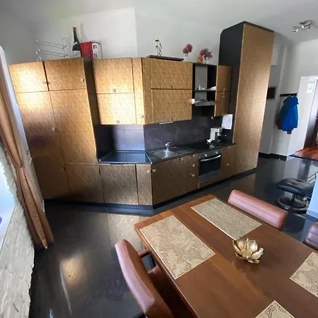 Petrus Superior - Spacious Three-room - Prestigious Location Near Diocletian's Palace And Bacvice - The Restaurants Within Walking Distance - Free Parking Provided Apartment