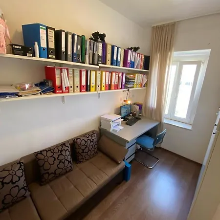 Petrus Superior - Spacious Three-room - Prestigious Location Near Diocletian's Palace And Bacvice - The Restaurants Within Walking Distance - Free Parking Provided * Split