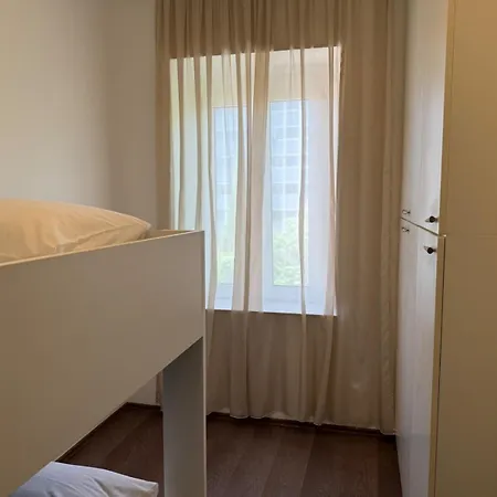 Petrus Superior - Spacious Three-room - Prestigious Location Near Diocletian's Palace And Bacvice - The Restaurants Within Walking Distance - Free Parking Provided *