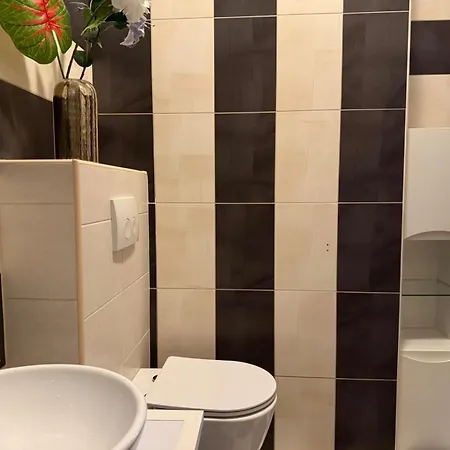 Apartment Petrus Superior - Spacious Three-room - Prestigious Location Near Diocletian's Palace And Bacvice - The Restaurants Within Walking Distance - Free Parking Provided Split